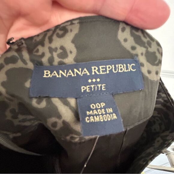 New, Banana Republic Paisley Print Pencil Skirt - Picture 4 of 6